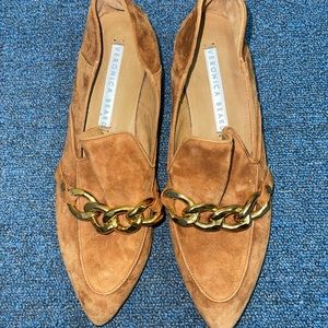 Womens Veronica Beard slip on mini heels shoes with gold chain Size 38.5